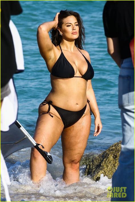 Ashley Graham Shows Off Her Curves During Bikini Photo 17064 Hot Sex