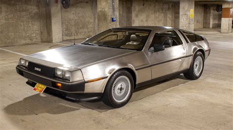 immaculate delorean dmc    real life time machine motorious