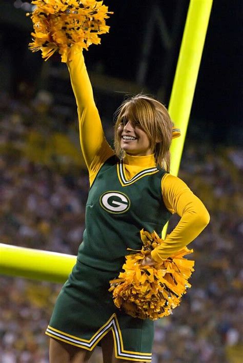 Green And Gold Beauty Porristas Nfl Nfl Green Bay