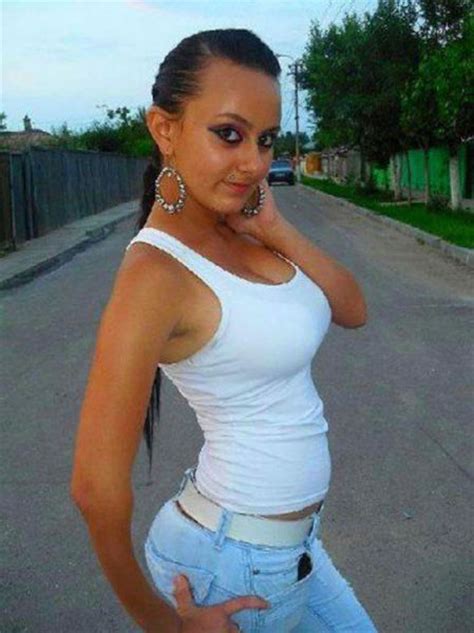 When Photoshop Goes Totally Wrong 35 Pics