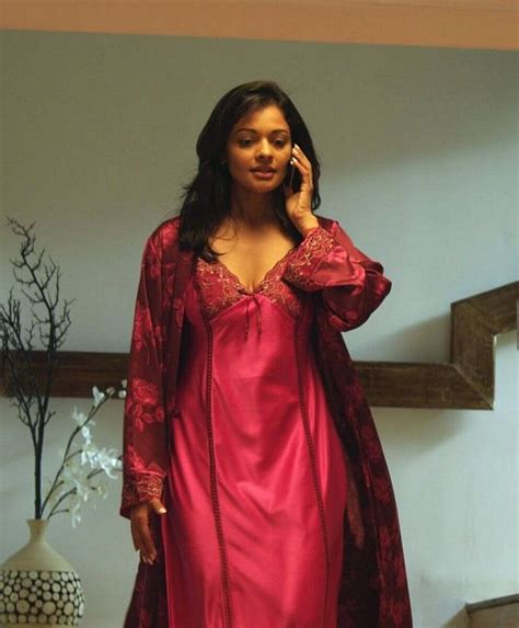 pooja kumar hot stills vishwaroopam actress pooja kumar sexy stills ~ south cinema galleri