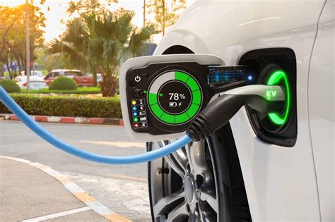 ford toyota   car companies plan  revive gas electric hybrid cars gizchinacom