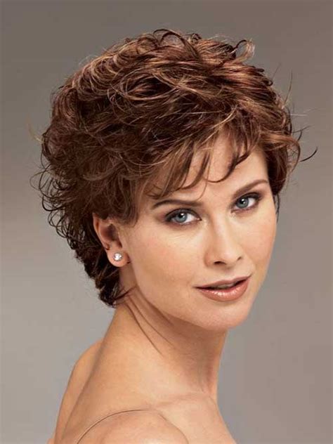 25 Cute Short Hairstyles For Round Faces Cute Short Haircuts