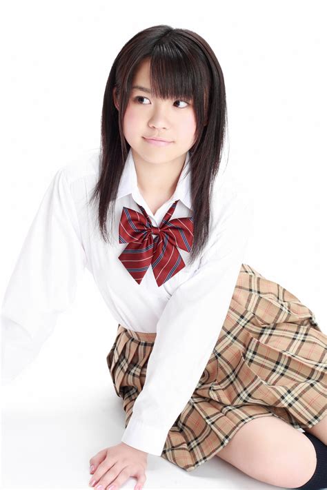 maki fukumi japanese cute idol sexy schoolgirl uniform