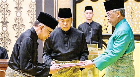 Anwar Ibrahim Jadi Perdana Menteri Ke 10 Malaysia Koran