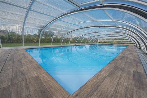 Piscina fuori terra con soppalco personalizzato e rivestimento in legno di larice misura ingombro totale cm 1120x480x130h. COPERTURA TELESCOPICA PER PISCINA | Professione Piscina