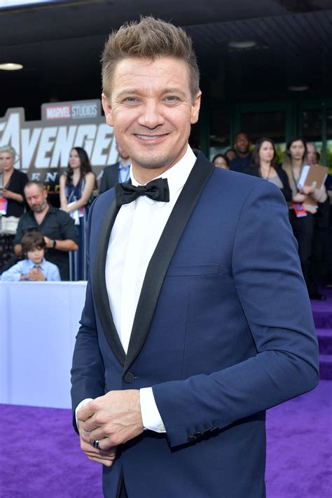 avengers star jeremy renner shares hot tub pic after ex wife says he