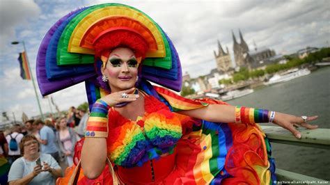 Cologne Celebrates Germany′s Largest Lgbt Pride Parade News Dw