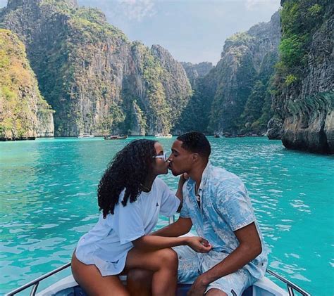 6 Romantic Things Every Couple Must Do On Their Honeymoon