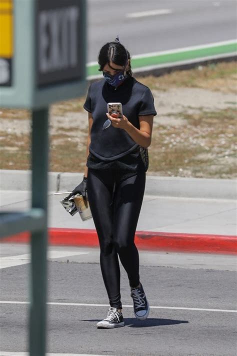 eiza gonzalez showed ooff her sexy ass in tight leggings 18 photos