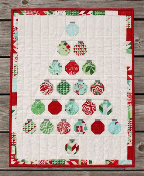 simple blocks form  charming christmas tree quilting digest