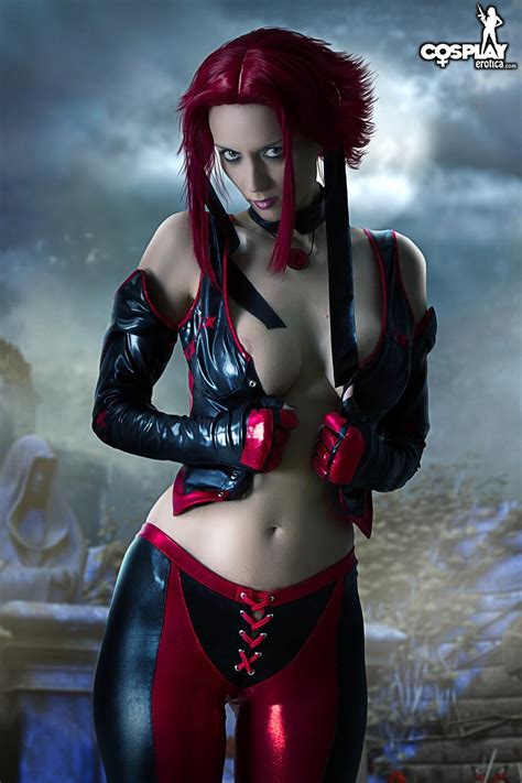 Beautiful Redhead Cosplayer Lana Makes Your Fantasy Come