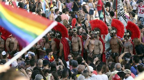 orgullo gay madrid todas las imágenes de la marcha del orgullo gay
