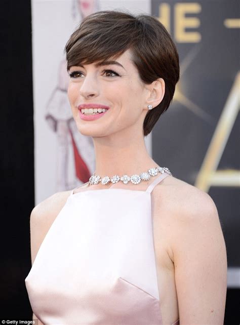 Anne Hathaway S Very Perky Bust Line Inspires Twitter