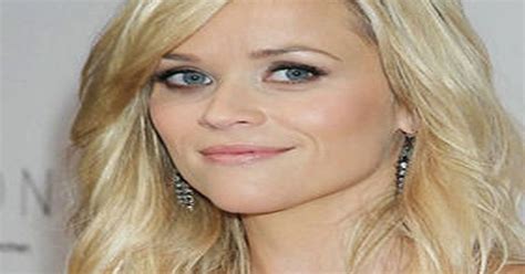 Reese Witherspoon Walks Aisle Daily Star