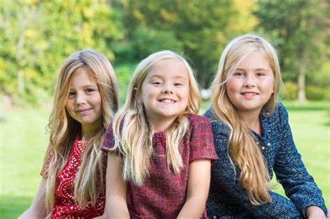 fotoserie de drie nederlandse prinsessen door de jaren eo