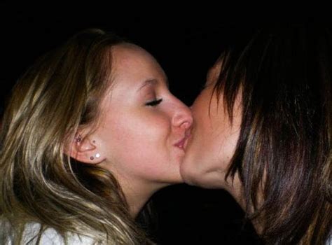 girls kissing at new year parties 91 pics