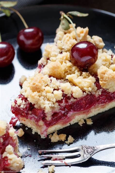 einfacher kirschkuchen mit marzipan und streusel