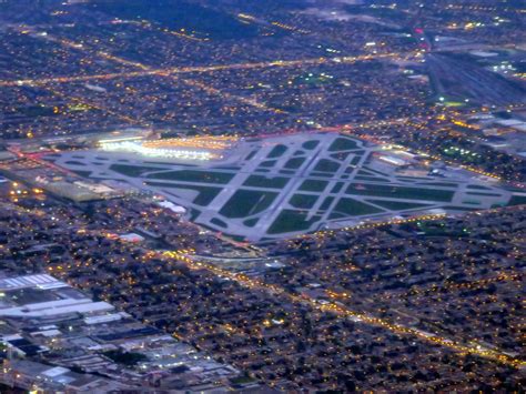 midway chicago midway airport   busy  appears woody wade flickr