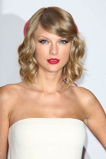 Taylor Swift Red Lipstick Looks To Try