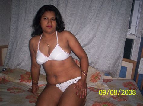 sexy boob show indian saree housewife indian hd sex image