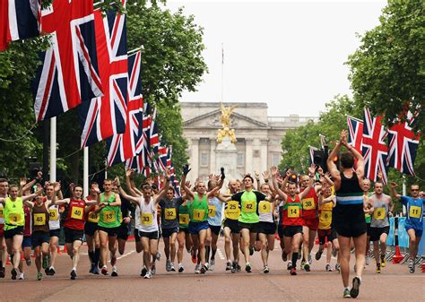 london marathon runners urged  show solidarity  boston victims