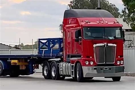 video   kenworth  cabover  action