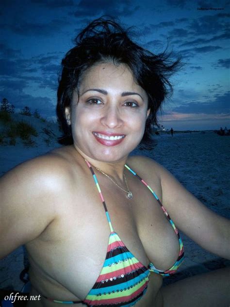 indian middle aged wife unbelievable huge boobs photos leaked