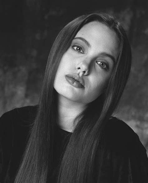 𝓒𝓲𝓷𝓮𝓶𝓪 𝓖𝓵𝓸𝔀 Angelina Jolie Photographed By Robert Kim 1991