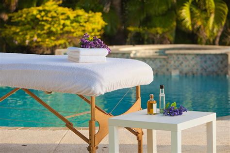 massage therapy holistic therapy for luxury rehab in malibu ca