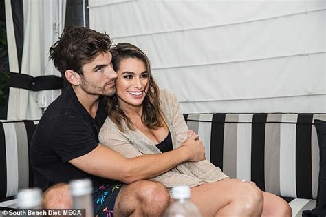 the bachelor s ashley iaconetti and jared haibon get married in rhode