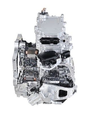 newly developed  motor hybrid transmission   toyotas  crown