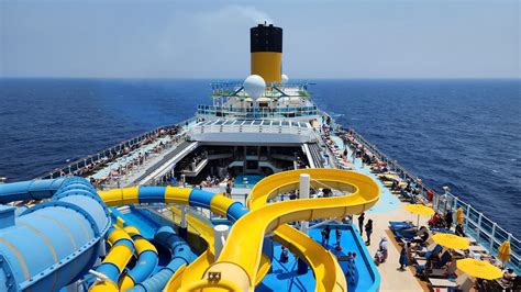reasons  sail  carnivals latest cruise ship carnival venezia