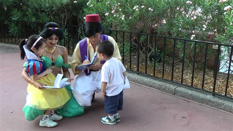 Walt Disney World Meeting Princess Jasmine And Aladdin