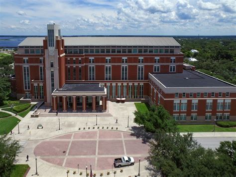 county courthouse