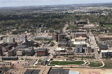 sioux falls sees massive building  population growth
