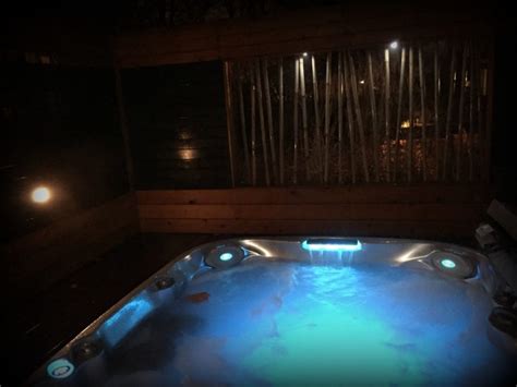 4 Elements Of A Perfect Hot Tub Date Night Hot Tubs In