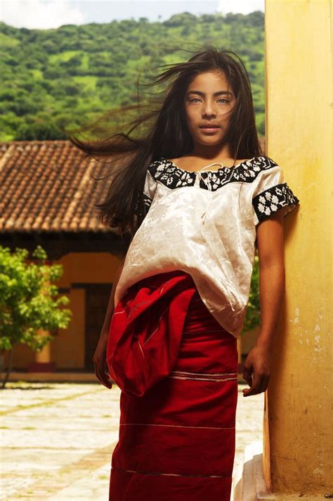 Zoque Odepüt Girl Chiapas Mexico With Images Mexican People