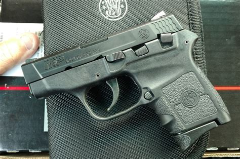 sold smith wesson bodyguard   laser  safety pocket pistol carolina shooters