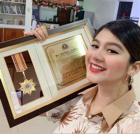 Filipina Actress Kim Rodriguez Receives Korea Entertainment Star Award