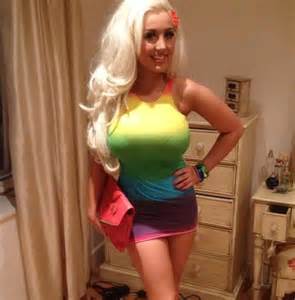 Big ebony tits in tight clothing