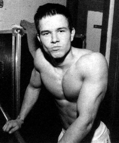 shirtless actors mark wahlberg old shirtless pictures