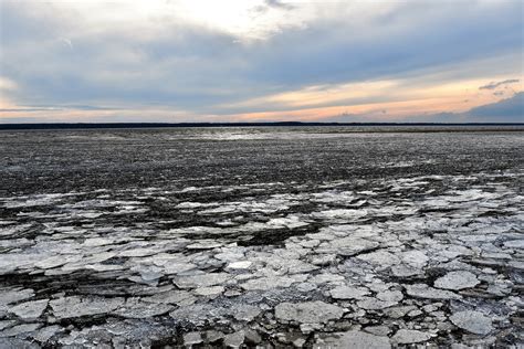 turawa jezioro duze jak arktyka pogoda zafundowala niezwykle widowisko wiatr kruszyl lod