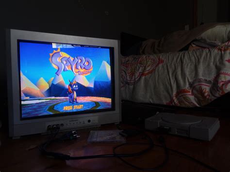 first time running spyro on tiny emerson crt and og hardware this
