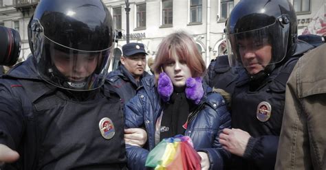 russian police detain gay rights activists at may day march