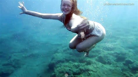swimming gracefully naked underwater porntube