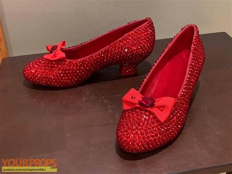 return  oz ruby slippers replica  costume
