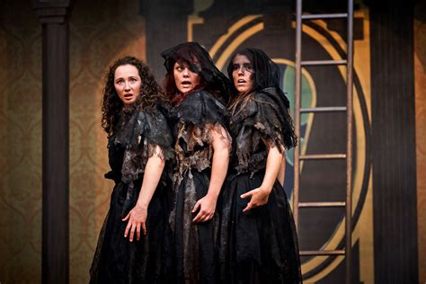 Macbeth Witches Auckland Keeping Up With Nz