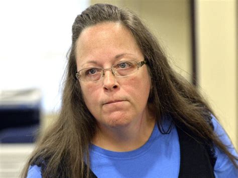 Kim Davis Is Ordered To Pay 100 000 To Same Sex Couple She Denied