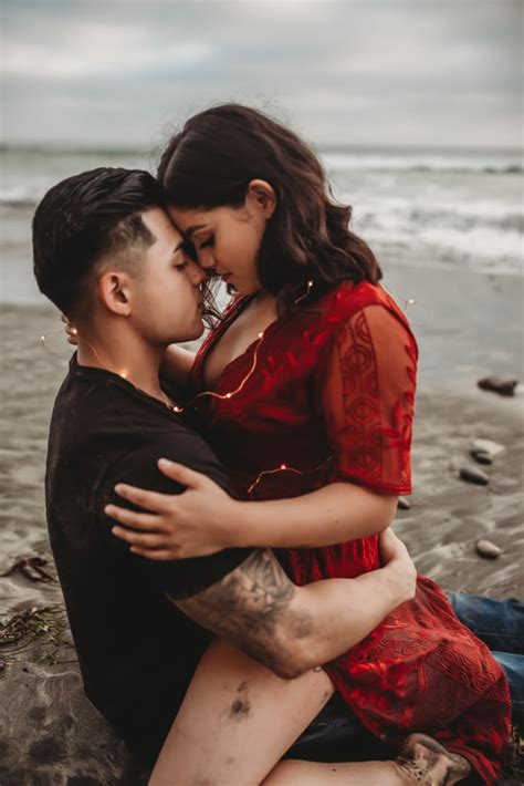 this couple met right before taking these sexy beach photos popsugar love and sex photo 20